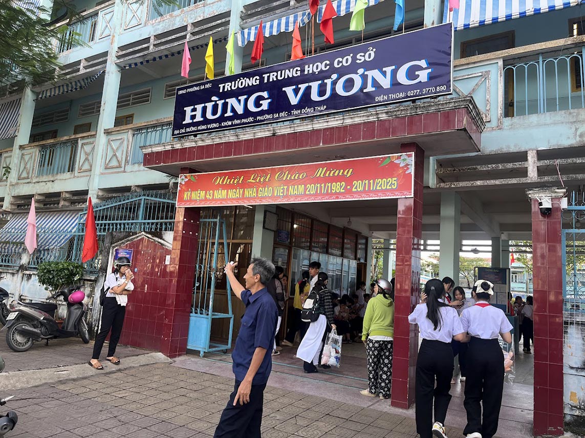 Các trường học đồng loạt tổ chức lễ Tri Ân Thầy Cô 20-11