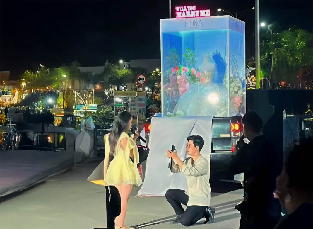 Sửng sốt trước màn cầu hôn có một không hai